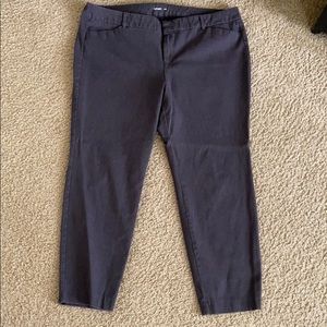 Old Navy Pixie crop size 18